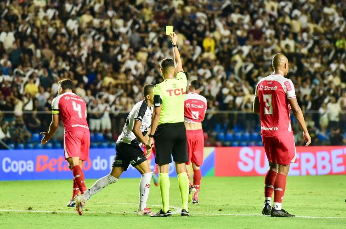 O Vasco venceu o União Rondonópolis por 3 a 0 no Kleber Andrade e avançou na Copa do Brasil por Carlos Alberto Silva/A Gazeta