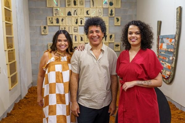 Tatiana Coutinho, o artista Luiz Martins e a curadora Lorraine Mendes