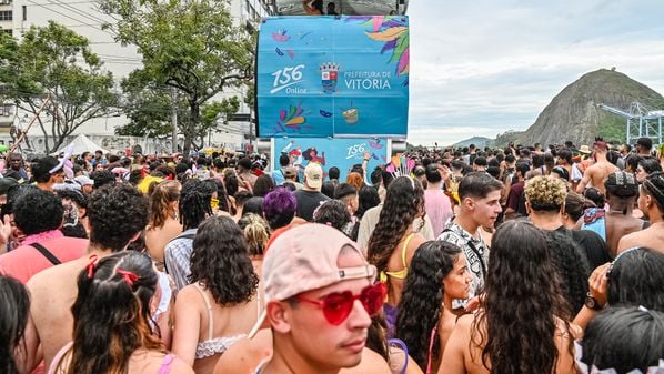 O fato de o país inteiro parecer estar em ritmo de samba não muda, por si só, a natureza jurídica do dia útil. O Direito do Trabalho, nesse tema, é menos movido a confetes e mais fiel ao texto normativo