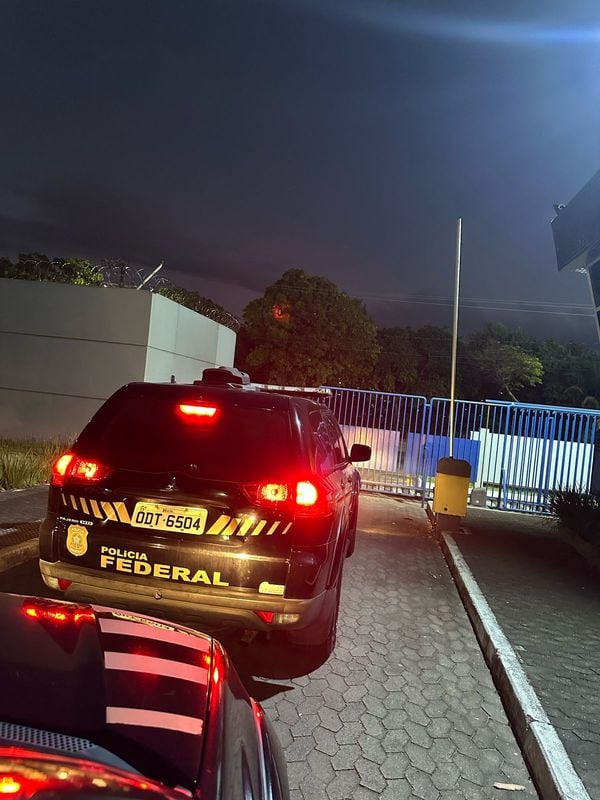 Operação da PF termina com suspeito preso por tráfico de armas em Viana por Divulgação | Polícia Federal