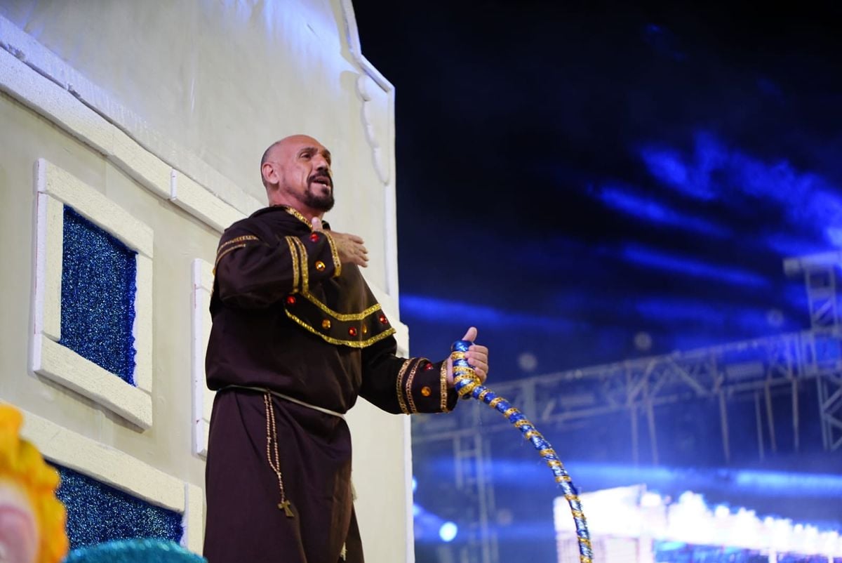 Campeã do Grupo B em 2024, Rosas de Ouro abriu os desfiles do Grupo de Acesso nesta sexta no Sambão por Fernando Madeira