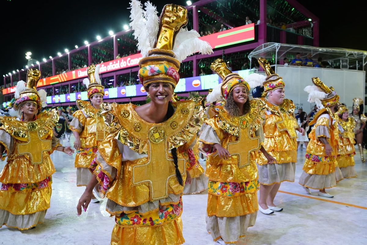 Campeã do Grupo B em 2024, Rosas de Ouro abriu os desfiles do Grupo de Acesso nesta sexta no Sambão por Fernando Madeira
