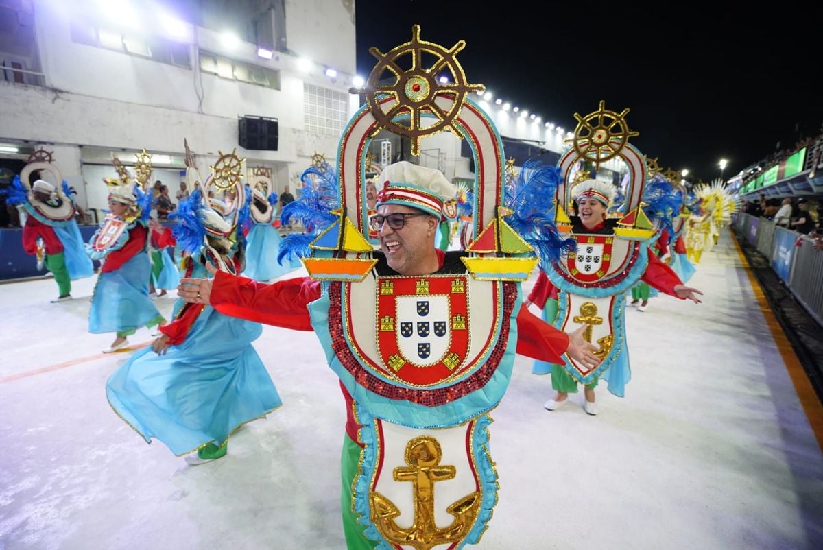 Campeã do Grupo B em 2024, Rosas de Ouro abriu os desfiles do Grupo de Acesso nesta sexta no Sambão por Fernando Madeira