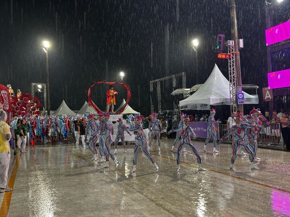 Confira o desfile da Jucutuquara no carnaval de Vitória de 2025 por Carlos Alberto 