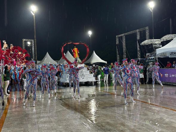 Confira o desfile da Jucutuquara no carnaval de Vitória de 2025 por Carlos Alberto 