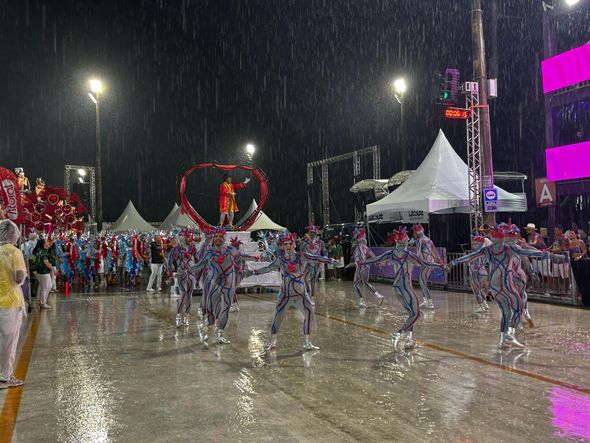 Confira o desfile da Jucutuquara no carnaval de Vitória de 2025 por Carlos Alberto 