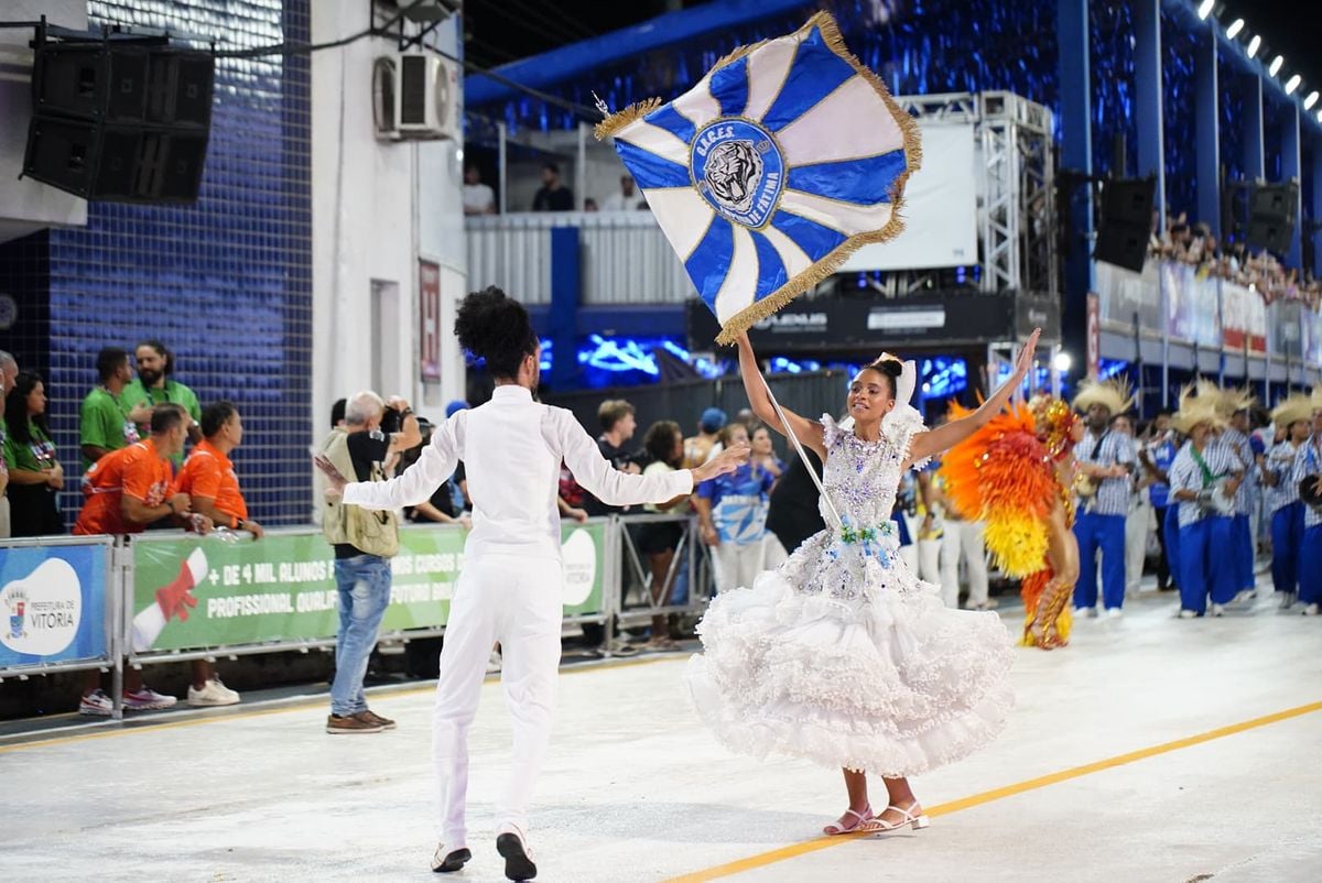 Com Carlinhos de Jesus, Império de Fátima exalta a riqueza da cultura nacional por Fernando Madeira