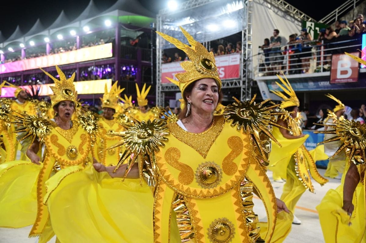 Com Gretchen de rainha, Independente de Eucalipto homenageia Linhares por Rodrigo Gavini
