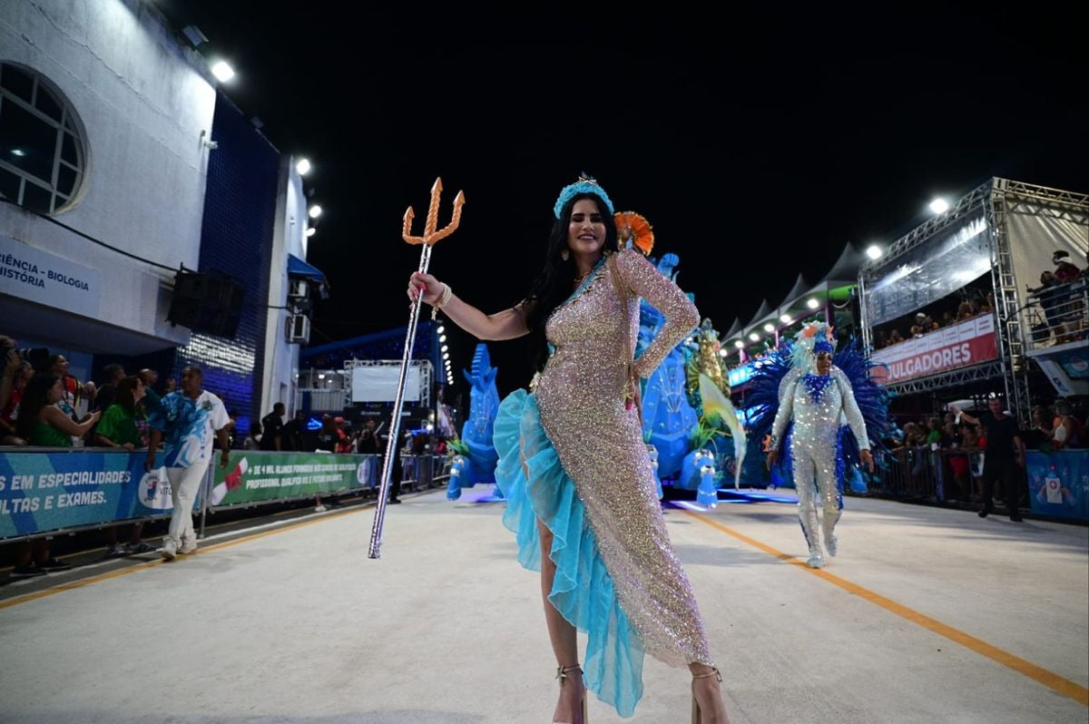 Com Gretchen de rainha, Independente de Eucalipto homenageia Linhares por Rodrigo Gavini