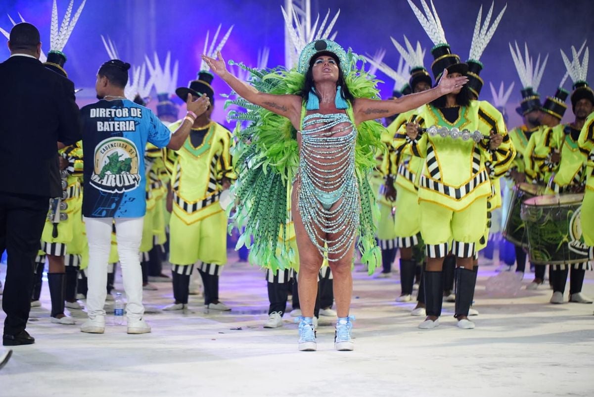 Com Gretchen de rainha, Independente de Eucalipto homenageia Linhares por Fernando Madeira