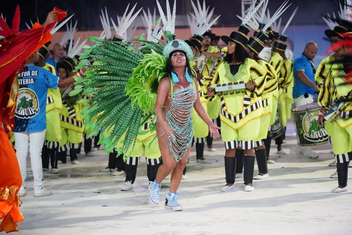 Com Gretchen de rainha, Independente de Eucalipto homenageia Linhares por Fernando Madeira