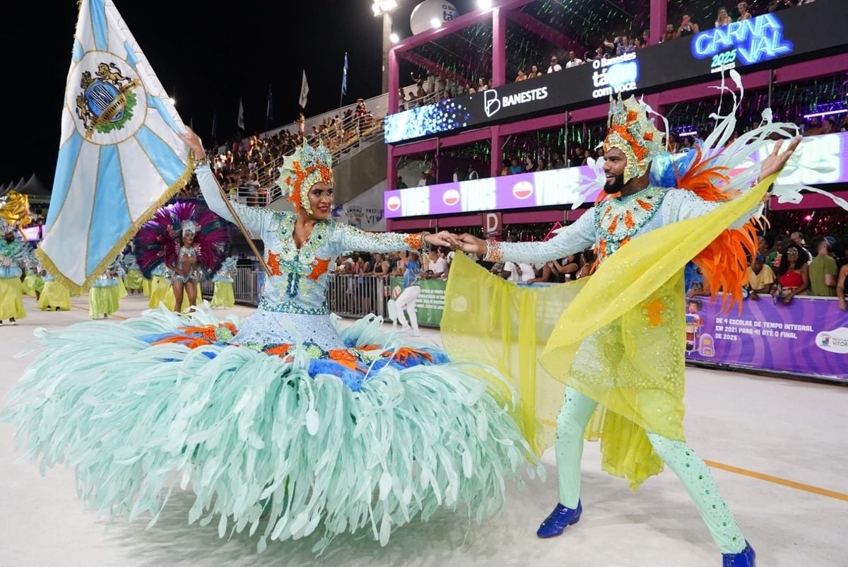 Com Gretchen de rainha, Independente de Eucalipto homenageia Linhares por Fernando Madeira