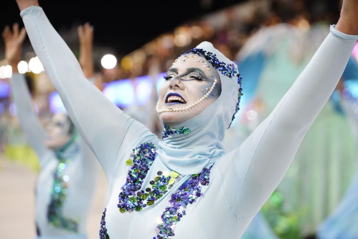 Com Gretchen de rainha, Independente de Eucalipto homenageia Linhares por Fernando Madeira