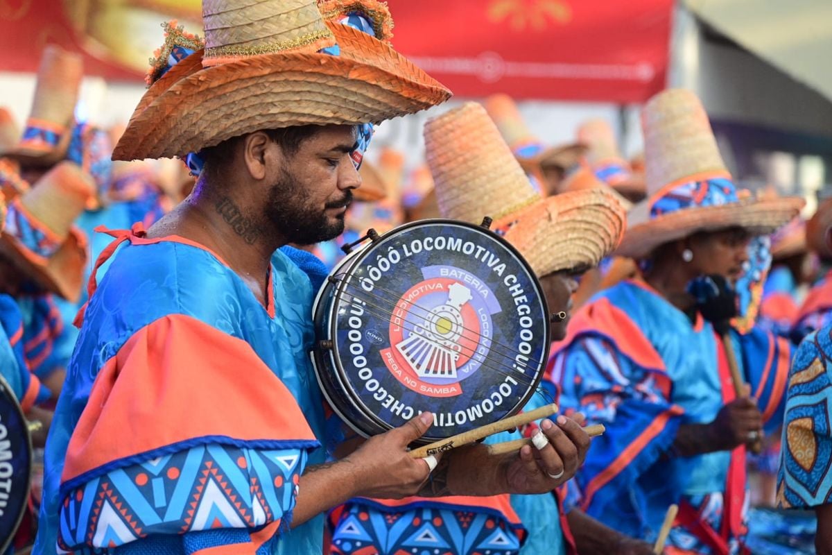 Com homenagem às sereias do folclore africano, Pega no Samba encerrou os desfiles do Grupo de Acesso por Rodrigo Gavini