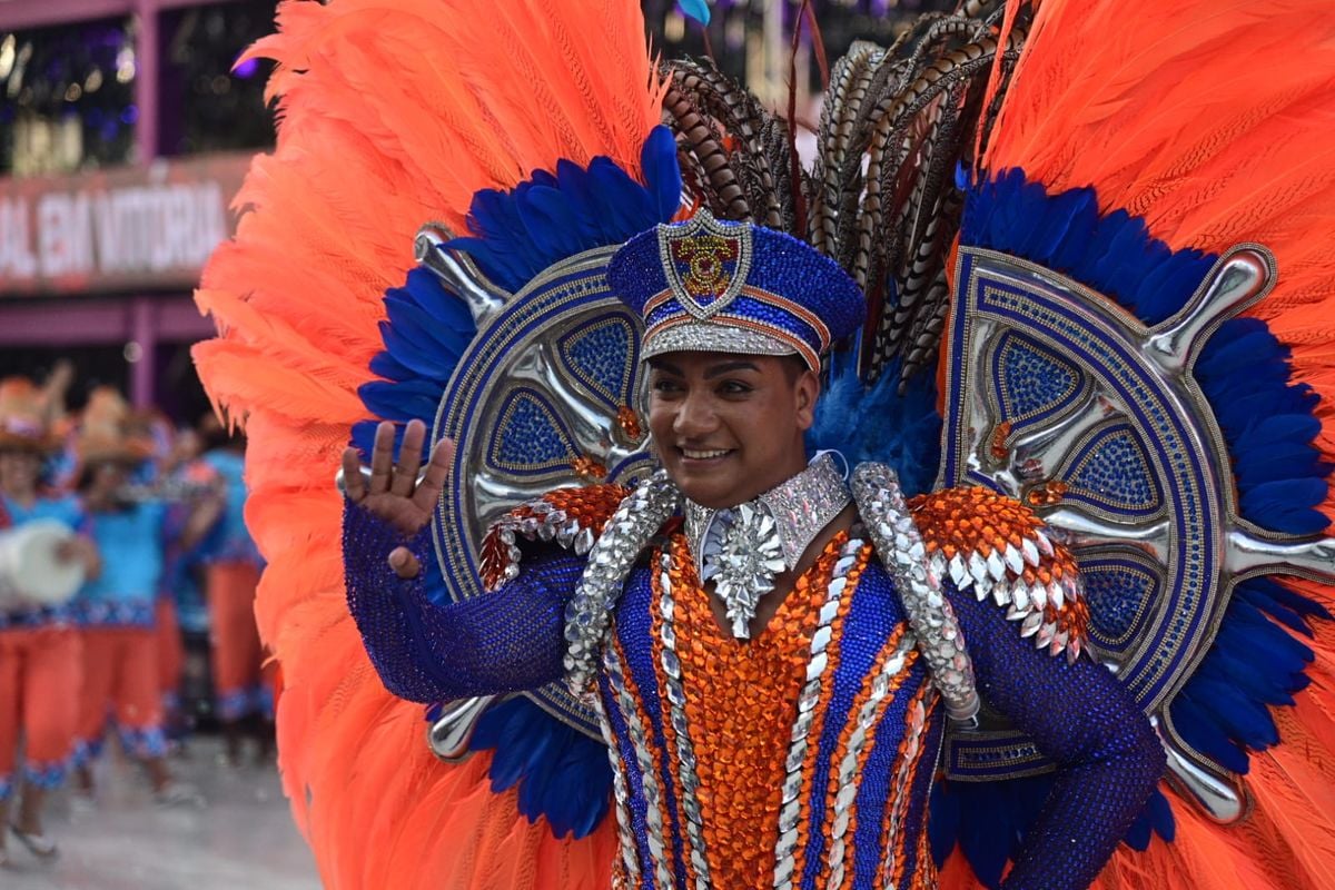 Com homenagem às sereias do folclore africano, Pega no Samba encerrou os desfiles do Grupo de Acesso por Rodrigo Gavini