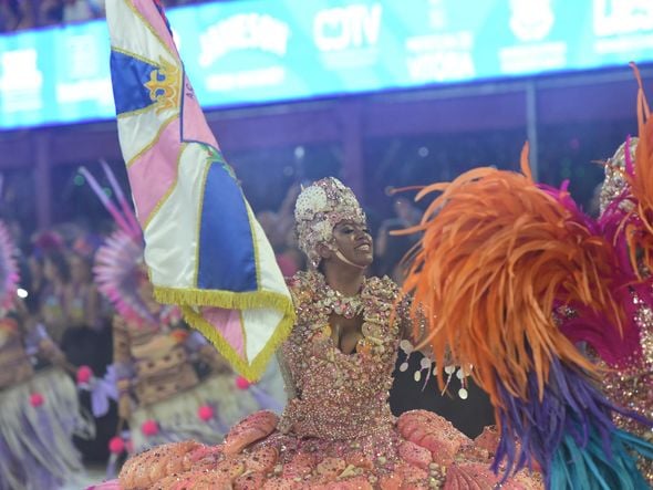 Confira o desfile da Chegou o Que Faltava no Carnaval de Vitória de 2025 por Carlos Alberto