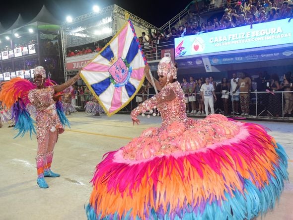 Confira o desfile da Chegou o Que Faltava no Carnaval de Vitória de 2025 por Carlos Alberto