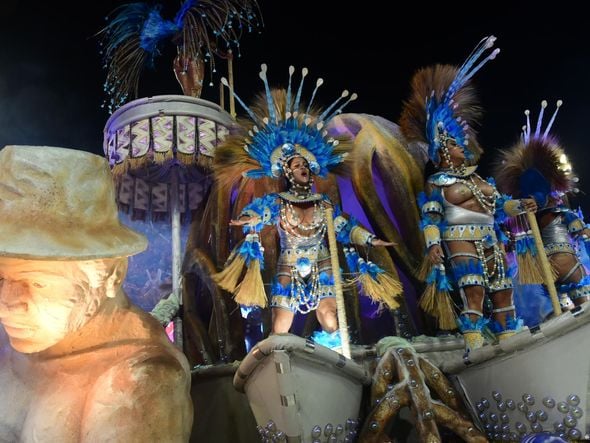 Confira o desfile da Chegou o Que Faltava no Carnaval de Vitória de 2025 por Carlos Alberto