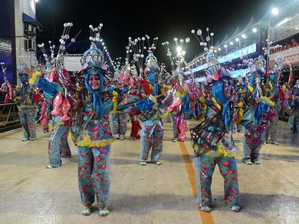 Confira o desfile da Chegou o Que Faltava no Carnaval de Vitória de 2025 por Carlos Alberto