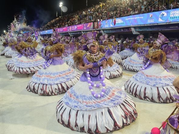 Confira o desfile da Chegou o Que Faltava no Carnaval de Vitória de 2025 por Carlos Alberto