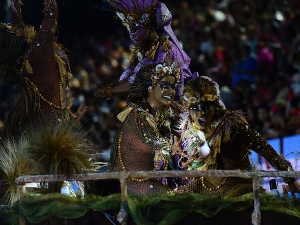 Confira o desfile da Chegou o Que Faltava no Carnaval de Vitória de 2025 por Carlos Alberto
