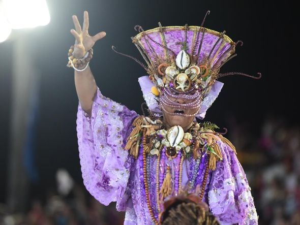 Confira o desfile da Chegou o Que Faltava no Carnaval de Vitória de 2025 por Carlos Alberto