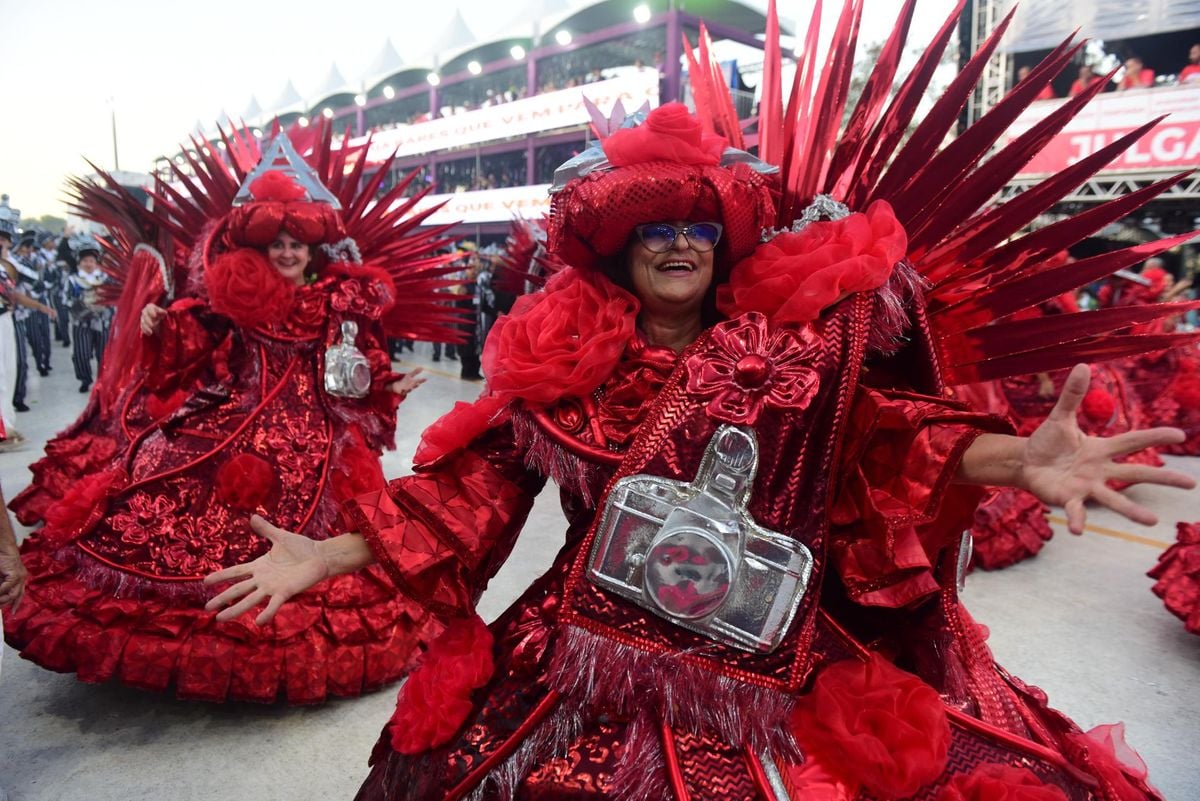 Desfile das escolas de samba do Carnaval de Vitória no Sambão do Povo