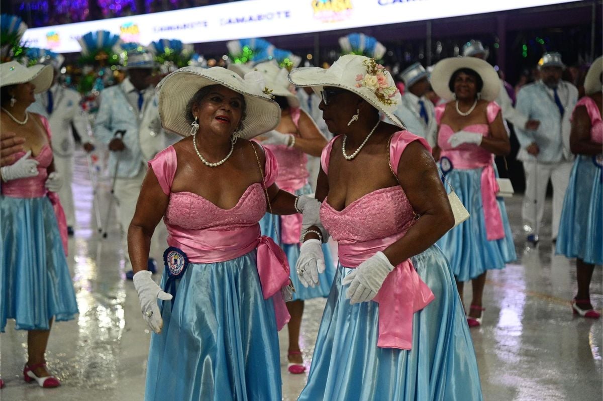 Desfile das escolas de samba do Carnaval de Vitória no Sambão do Povo