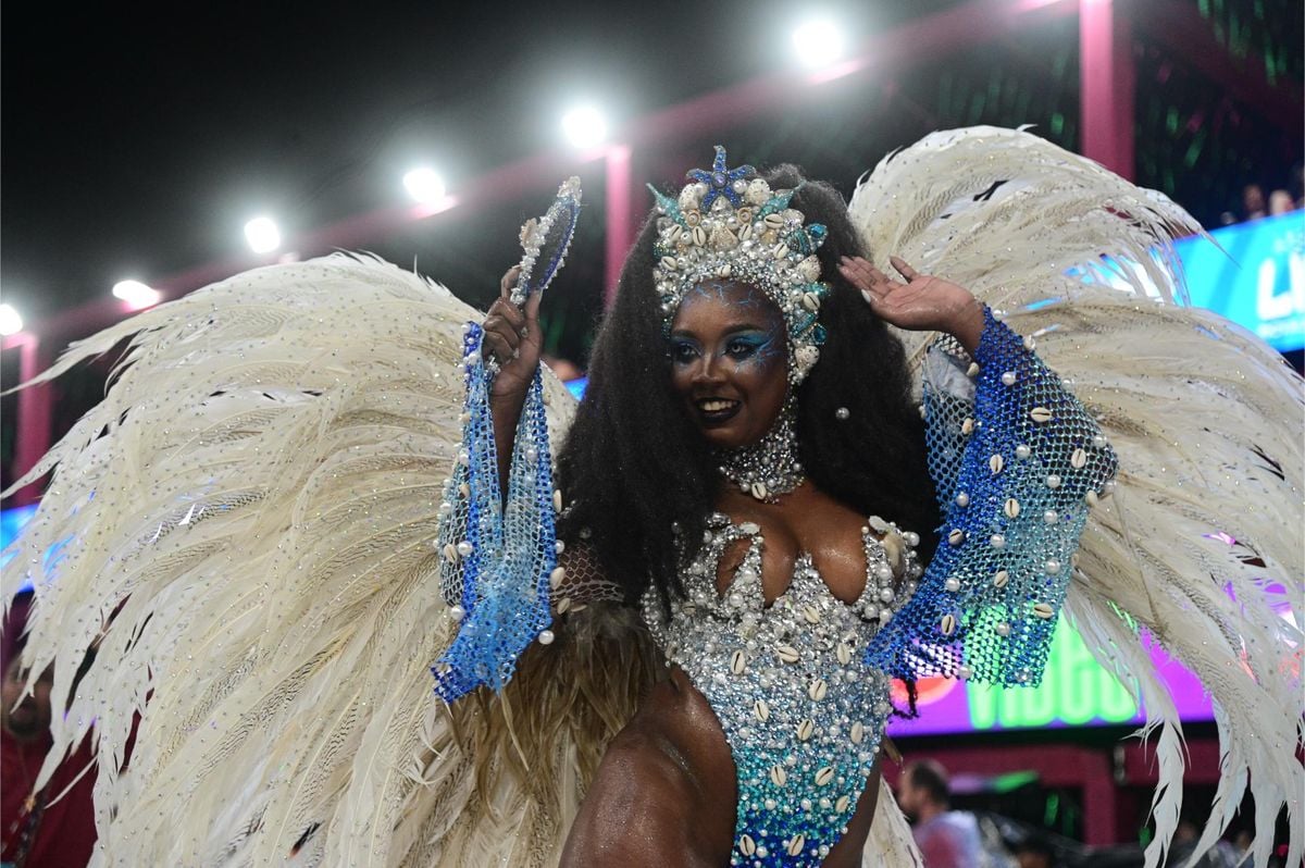 Desfile das escolas de samba do Carnaval de Vitória no Sambão do Povo