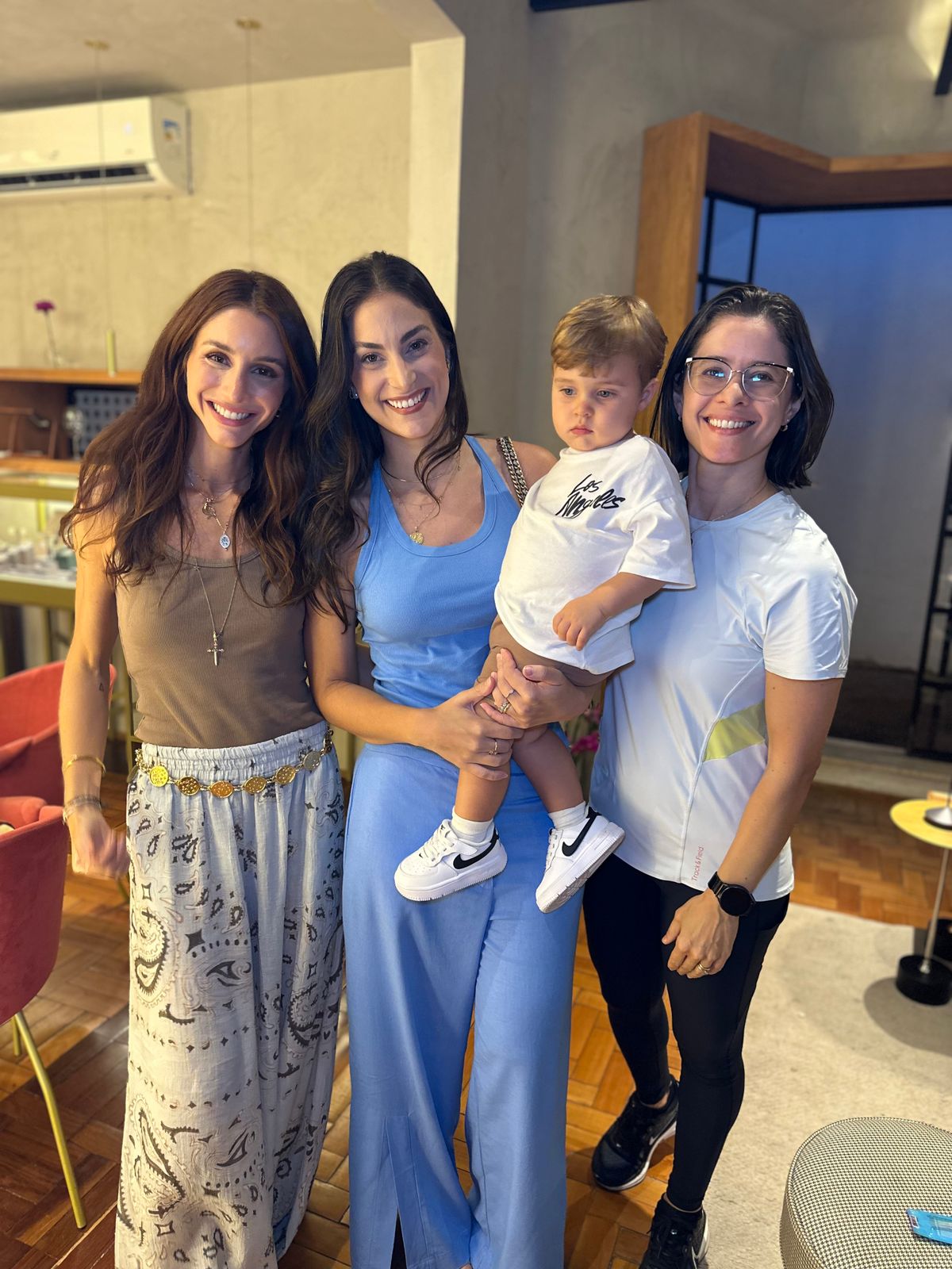 Carolina Hemerly, Jessica Chiepe, Alexandra Thomazini e o pequeno Vicente