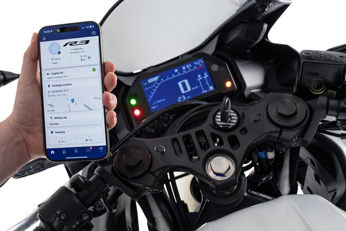 Yamaha R3 Connected