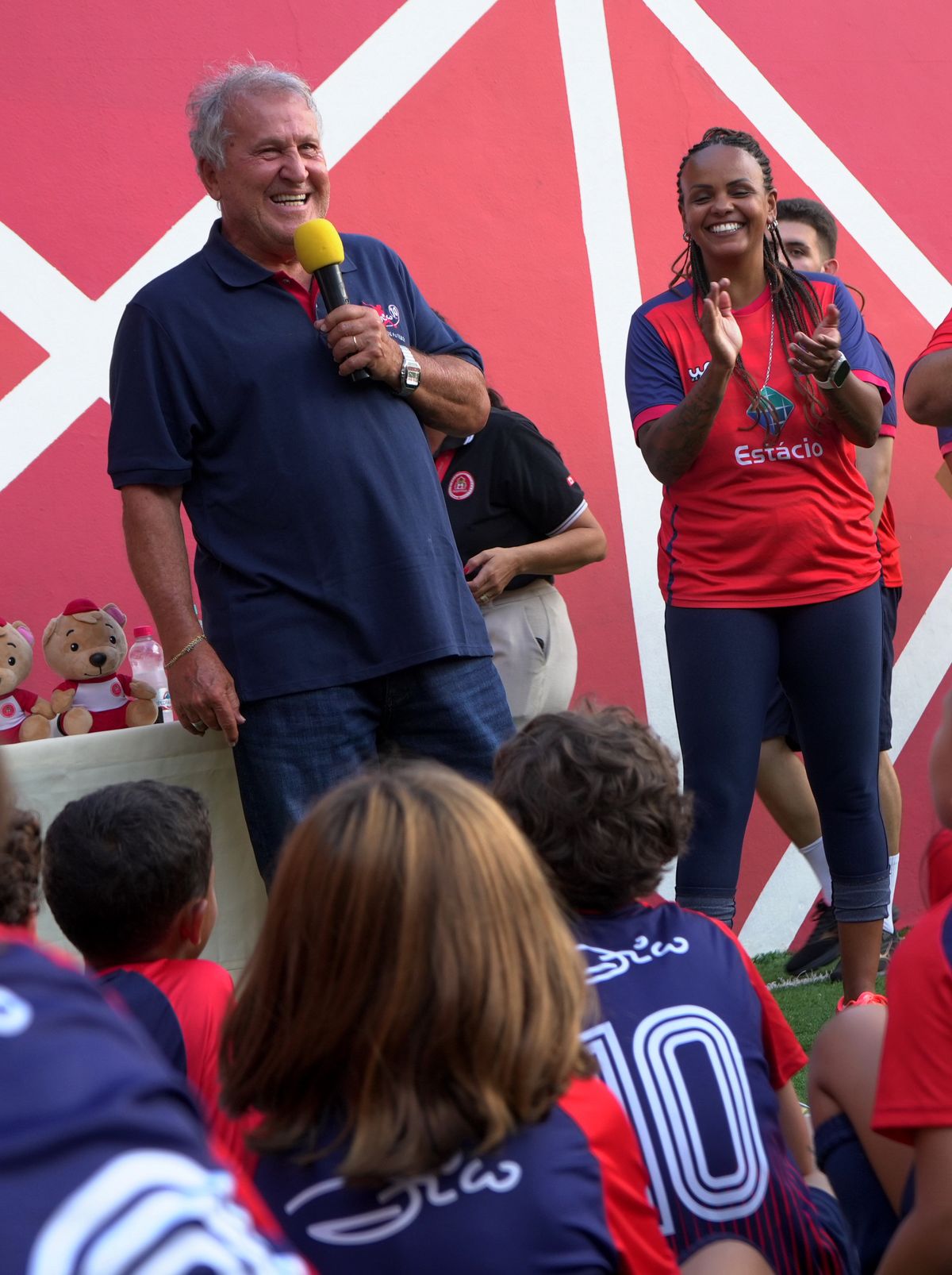Zico visita escolinha na escola Maple Bear por Carlos Alberto Silva