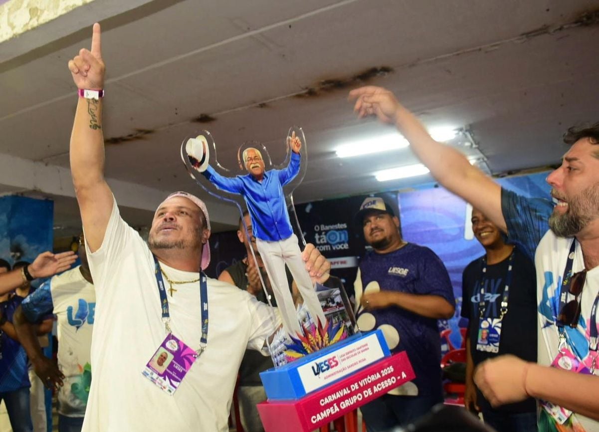 Andaraí comemora conquista do Grupo A do Carnaval de Vitória por Carlos Alberto Silva