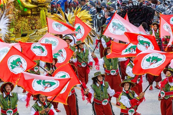 Desfile da Boa Vista contou com referência ao MST por Reprodução | Liesges