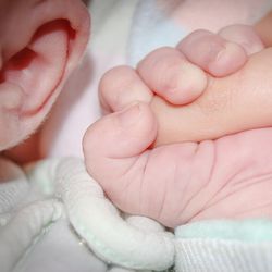 O país contabilizou quase 2,4 milhões de nascidos vivos no ano passado; isso representa uma baixa de 5,8% ante 2023