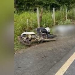 Jaqueline Souza Bonifácio, de 37 anos, foi executada a tiros enquanto pilotava uma moto no dia 28 de fevereiro; caso é tratado como feminicídio