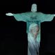 Imagem - Cristo Redentor recebe projeção com imagem do papa Francisco