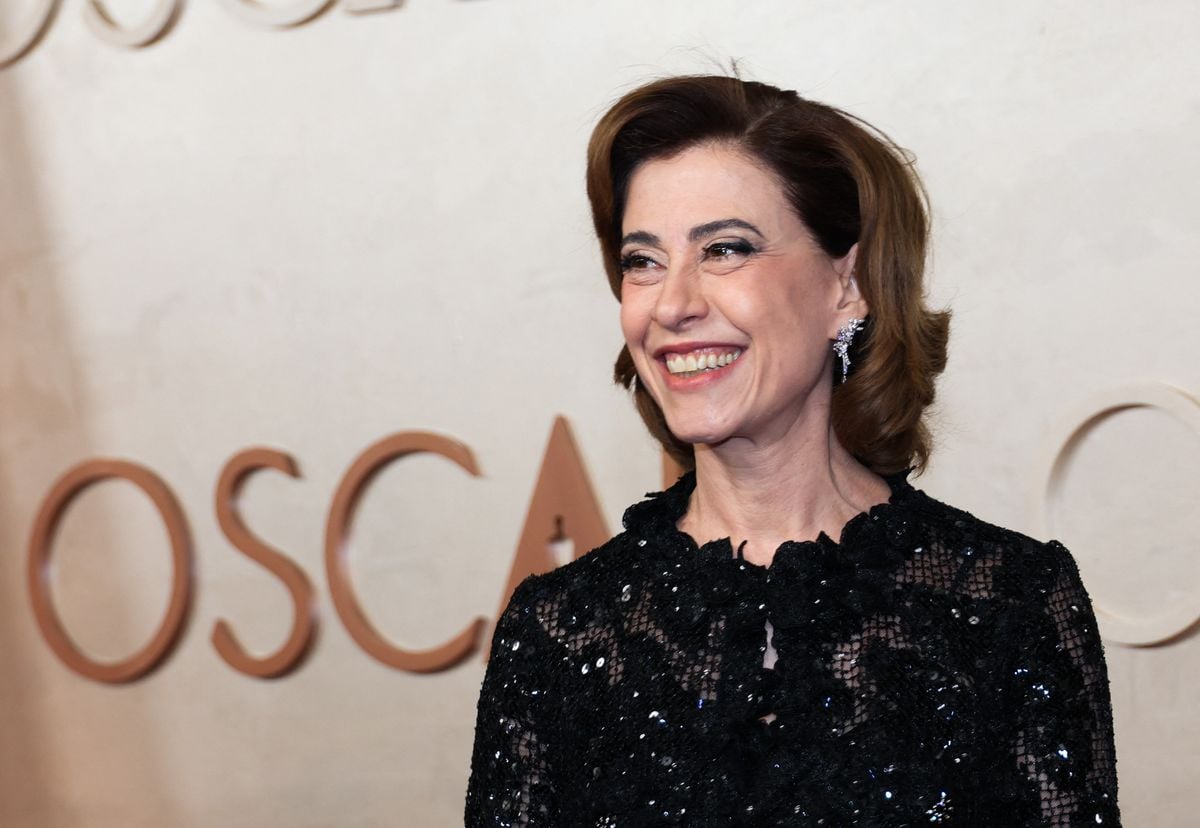 Fernanda Torres no tapete vermelho do Oscar 2025