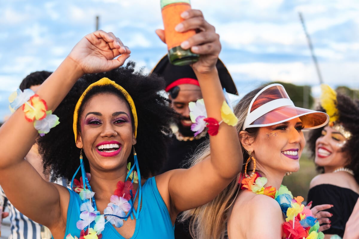 Alguns signos são fortemente ligados ao Carnaval (Imagem: Vergani Fotografia | Shutterstock)