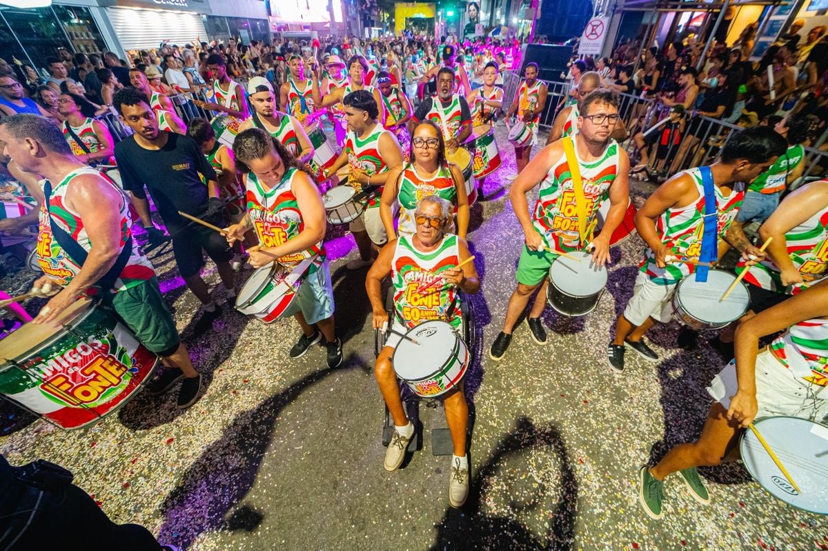 O 'Carnapari', em Guarapari, animou os foliões neste domingo (2) por Pedro Oliver