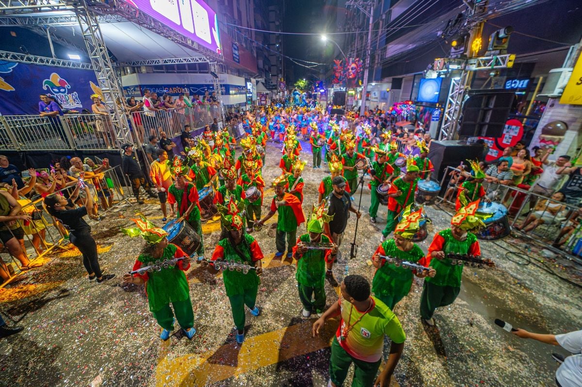 O 'Carnapari', em Guarapari, animou os foliões neste domingo (2) por Pedro Oliver