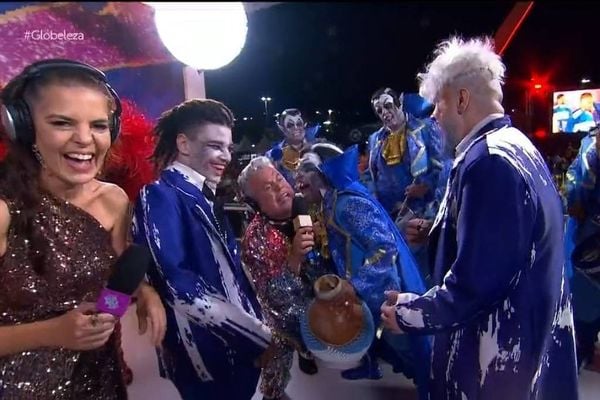  Milton Cunha é atacado por Mart'nália após o desfile da Vila Isabel