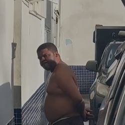 José Roberto Neves da Silva, de 47 anos, foi preso no dia 3 de fevereiro, em flagrante, após agredir um homem e três mulheres; soltura ocorreu nesta quarta (12)