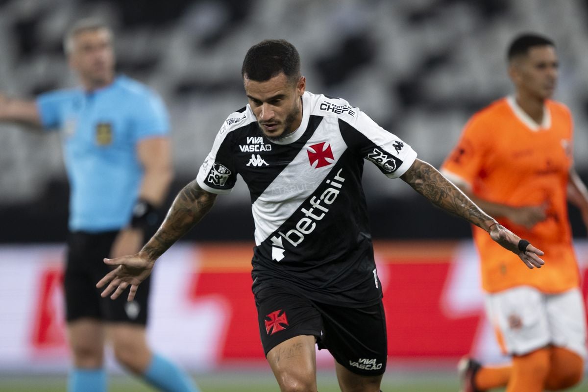 Coutinho marcou dois gols na vitória do Vasco sobre o Nova Iguaçu