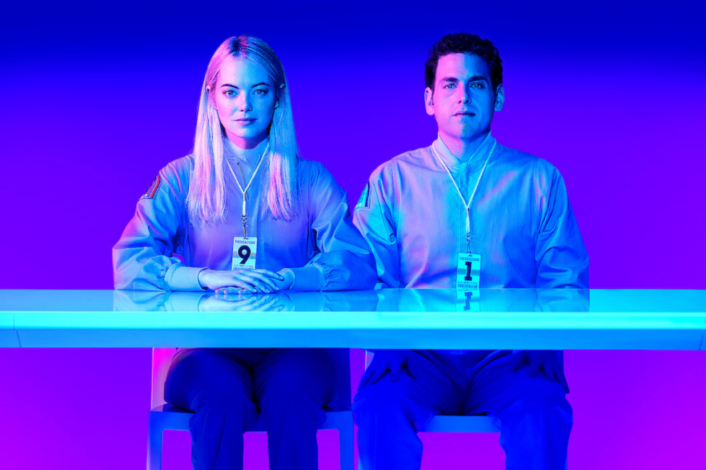 Em “Maniac”, um experimento farmacêutico leva dois estranhos a realidades surreais e inesperadas (Imagem: Reprodução digital | Netflix)