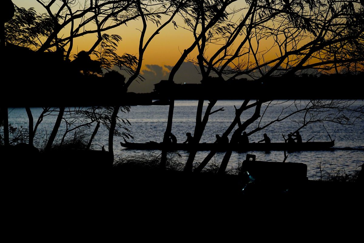 Sentindo na Pele - Canoa havaiana por Fernando Madeira