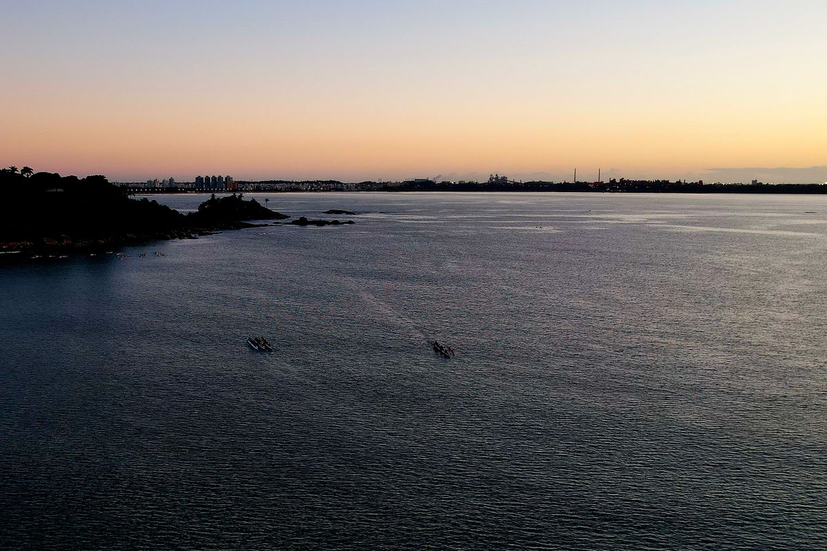 Sentindo na Pele - Canoa havaiana por Fernando Madeira