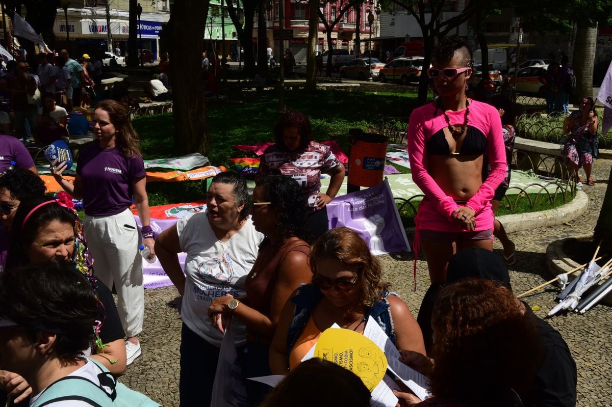 Ato pelo Dia Internacional da Mulher no centro de Vitória por Ricardo Medeiros