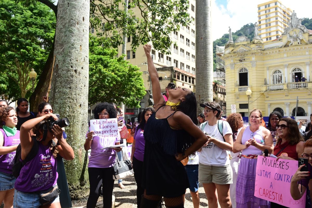 Ato pelo Dia Internacional da Mulher no centro de Vitória por Ricardo Medeiros