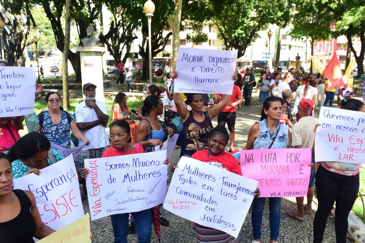 Ato pelo Dia Internacional da Mulher no centro de Vitória por Ricardo Medeiros